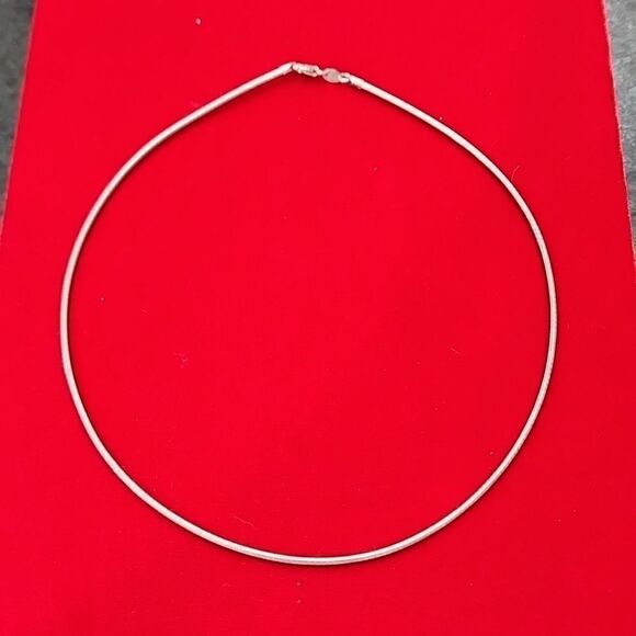 Vintage Milor Signed Stainless Steel Rounded Omega Wire Necklace 2.2mm - Picture 1 of 2